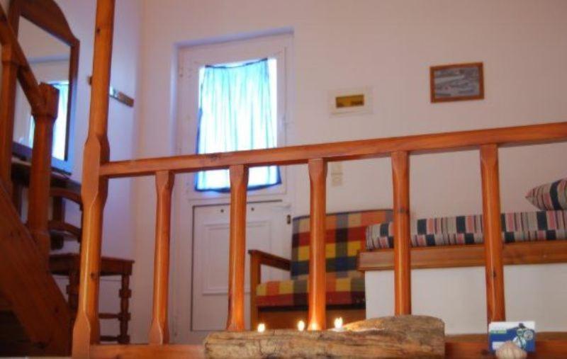 Level Apartment *